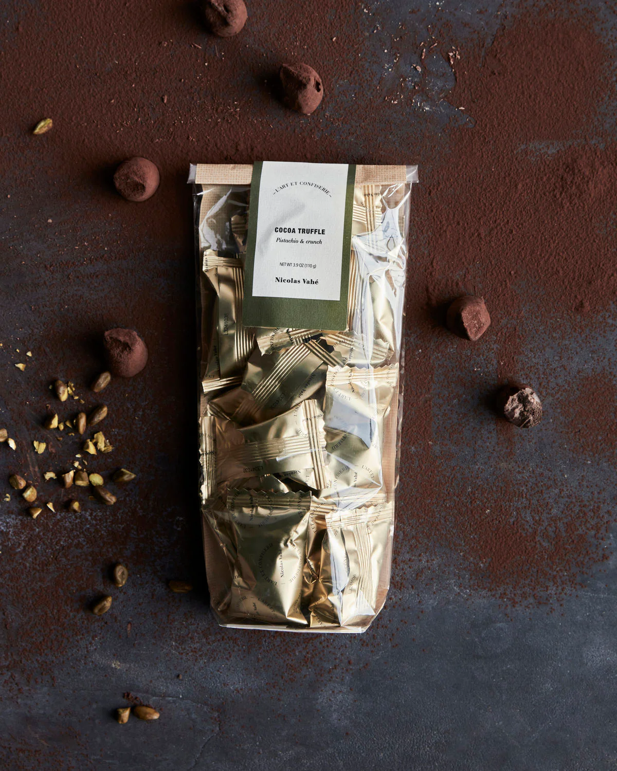 Cocoa truffle with pistachio and crunch