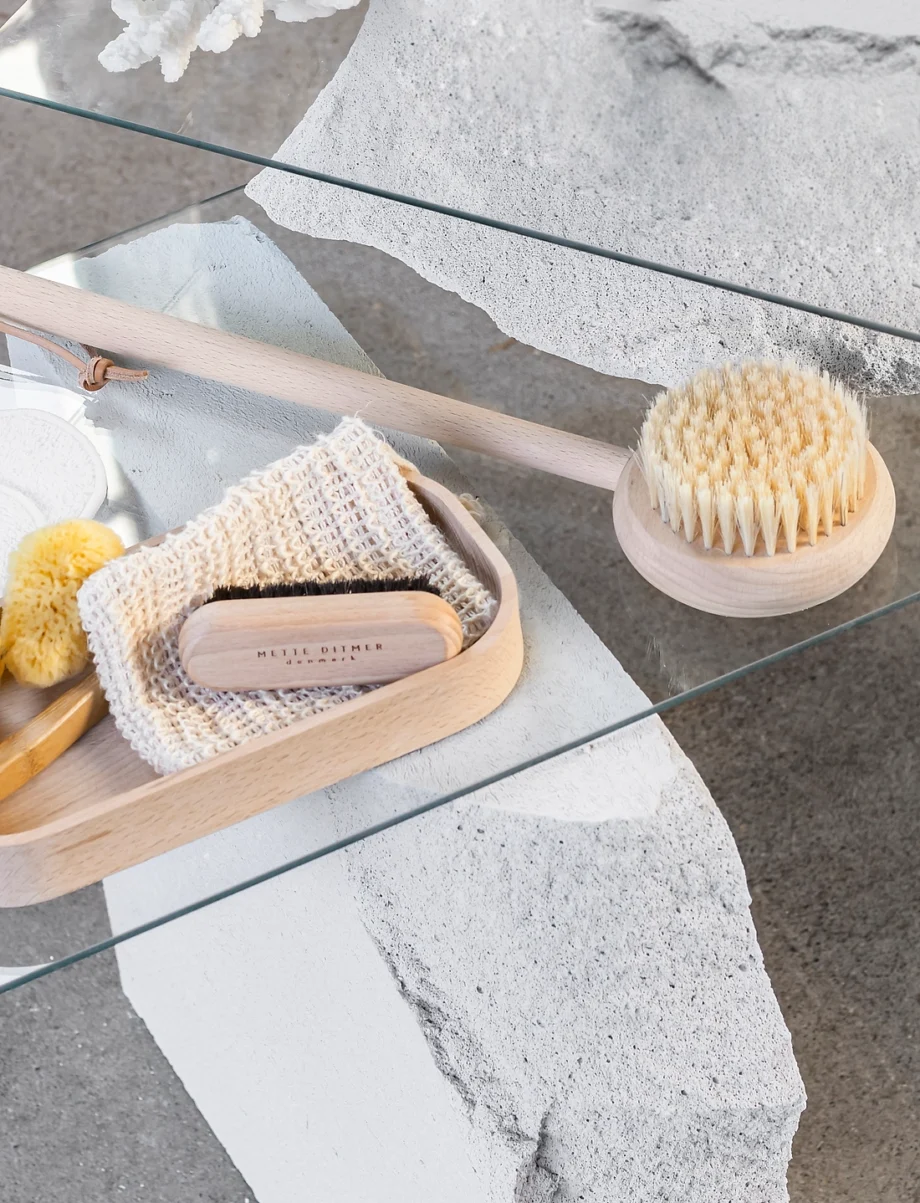 Holzduschbürste mit Griff - Mette Ditmer