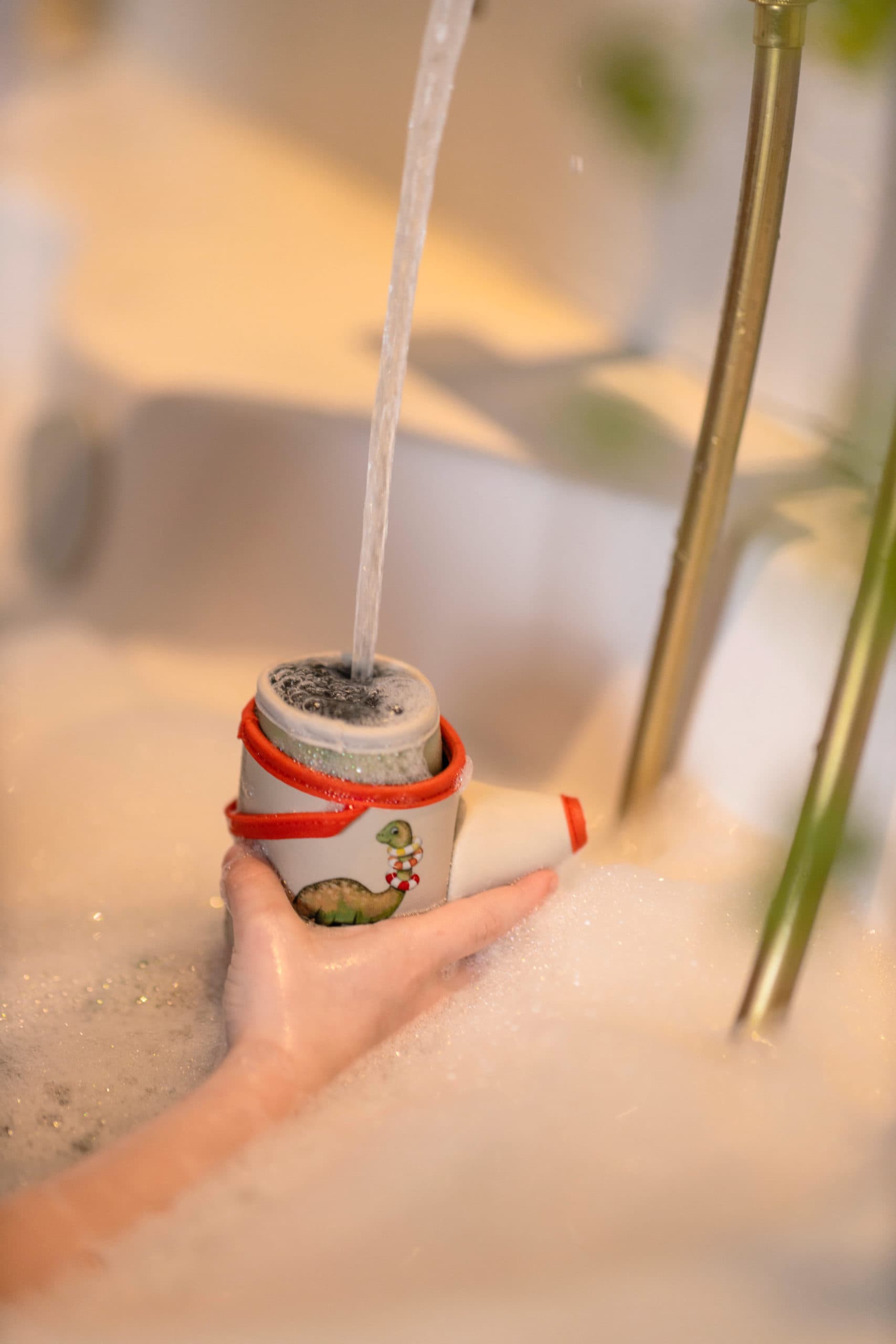 Neoprene bath toys, Dino activity cups - Filibabba