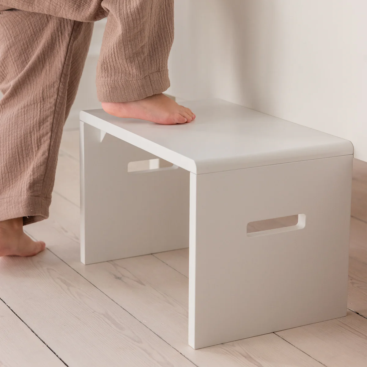 Sebra Step Stool