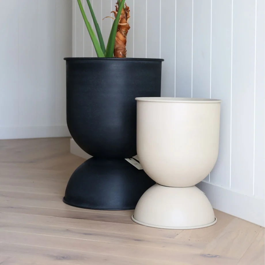 Hourglass Pot Small, Cashmere - Ferm Living