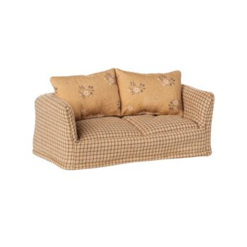 Couch, Mouse - Mable