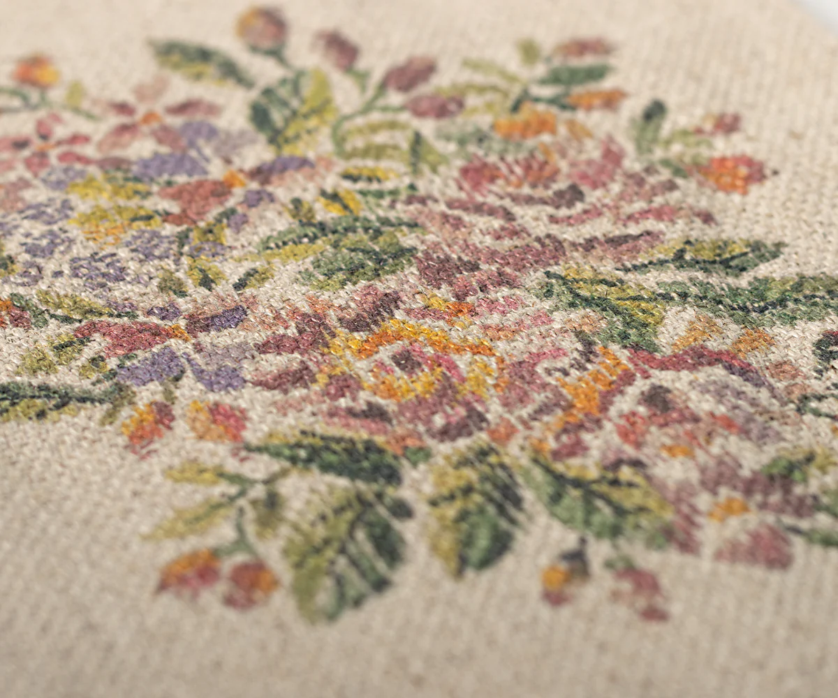 Rug Miniature, Large Flowers