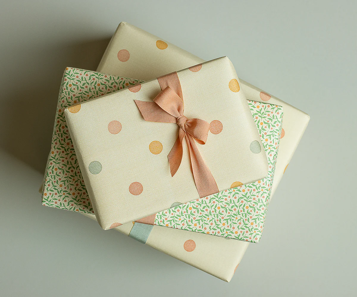 Gift wrap, 10 m - Multi dots