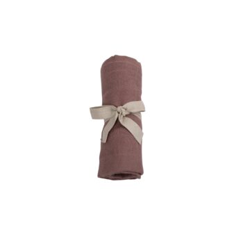 Made from 100% organic cotton (GOTS certified) Soft, breathable, and gentle on baby’s skin Multi-purpose: burp cloth, comfort blanket, or nursing cover Machine washable and quick-drying Size: approx. 65 × 65 cm Musselintuch GOTS - Dusty Rose