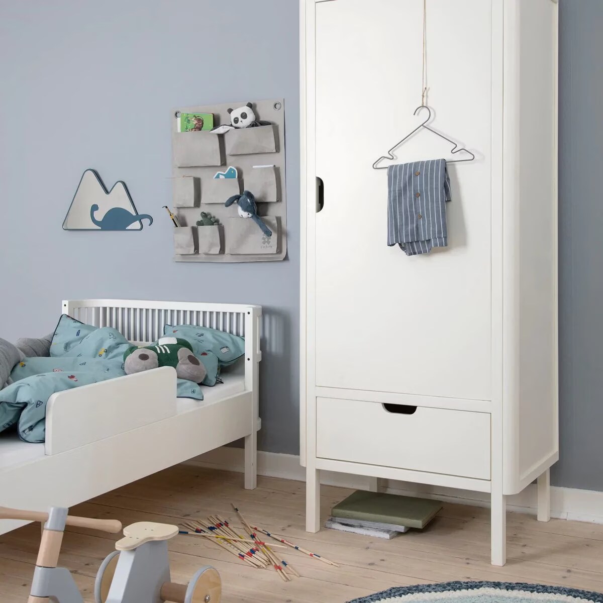 Kleiderschrank Classic White – Sebra
