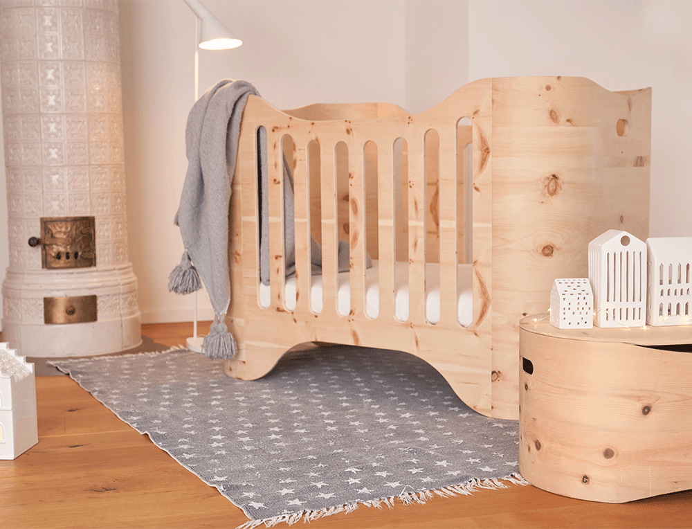 Swiss Pine Baby Bed with Mattress - Image 3