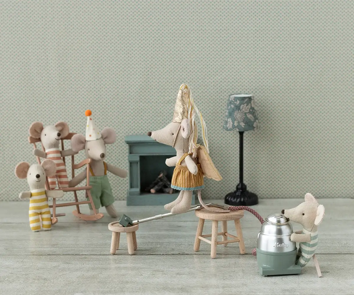 Tisch- und Hockerset, „Mouse“