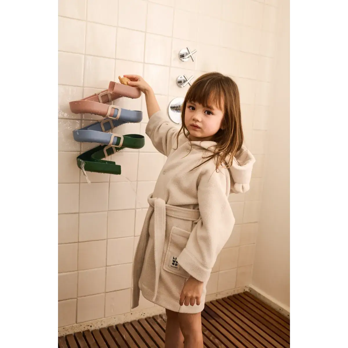 Yara Waterway Wall Mount – Waterslide Bath Toy liewood