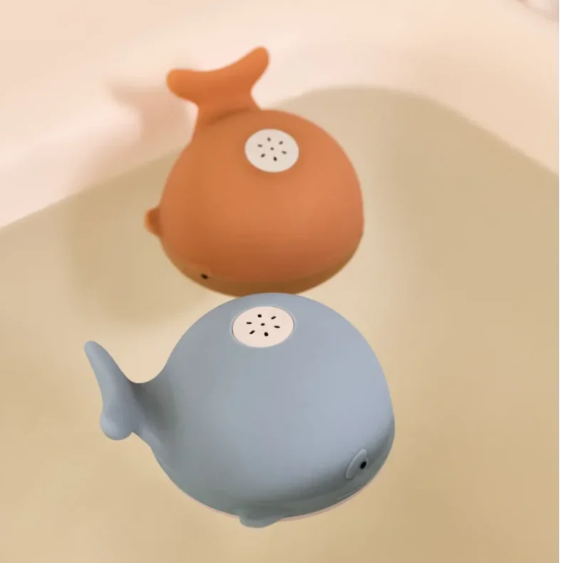 Galen Bath Sprinkler Whale