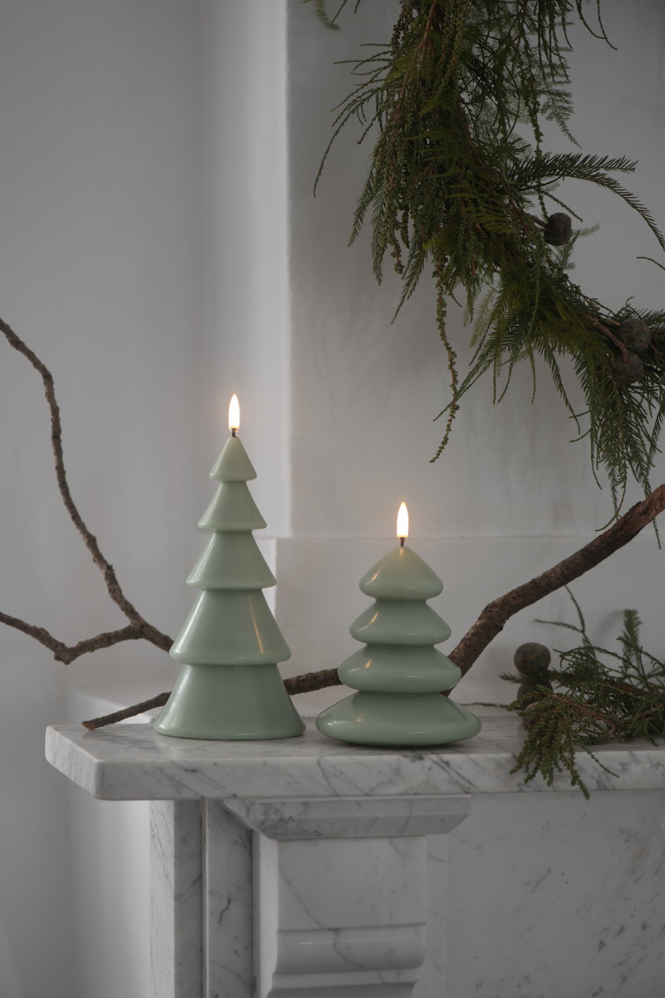 Christmas Tree Candle - Image 2